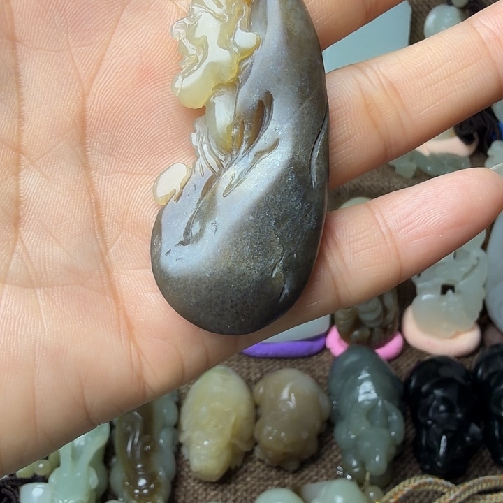 狼***王和田玉（糖玉）未镶嵌颈饰