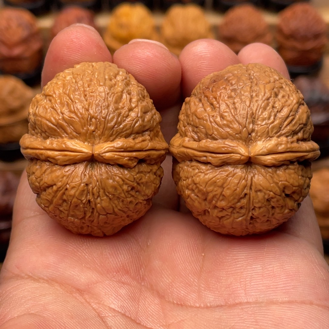 文玩核桃吊坠红玉元宝41尺