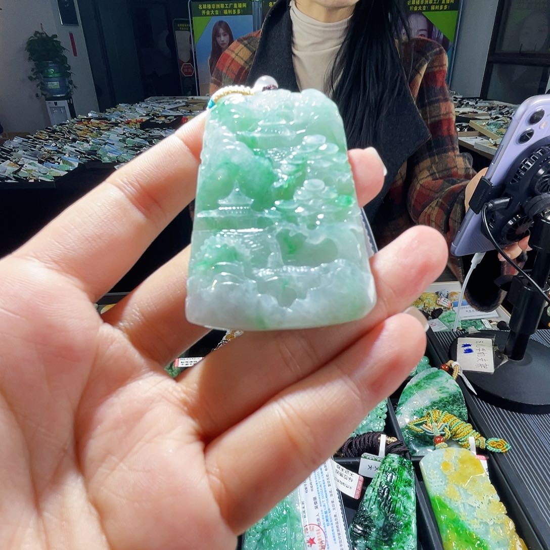 颈饰未镶嵌翡翠一
