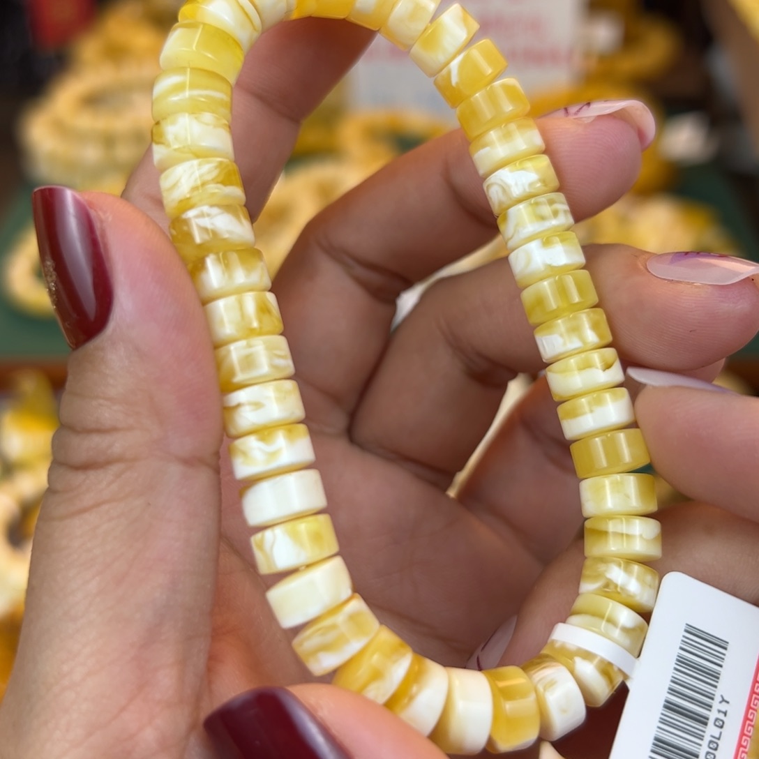 琥珀裸石未镶嵌kjjhhbbnnn