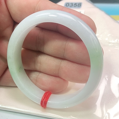 翡翠手镯未镶嵌0358号