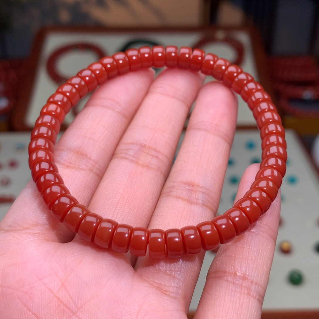 南红玛瑙颈饰未镶嵌