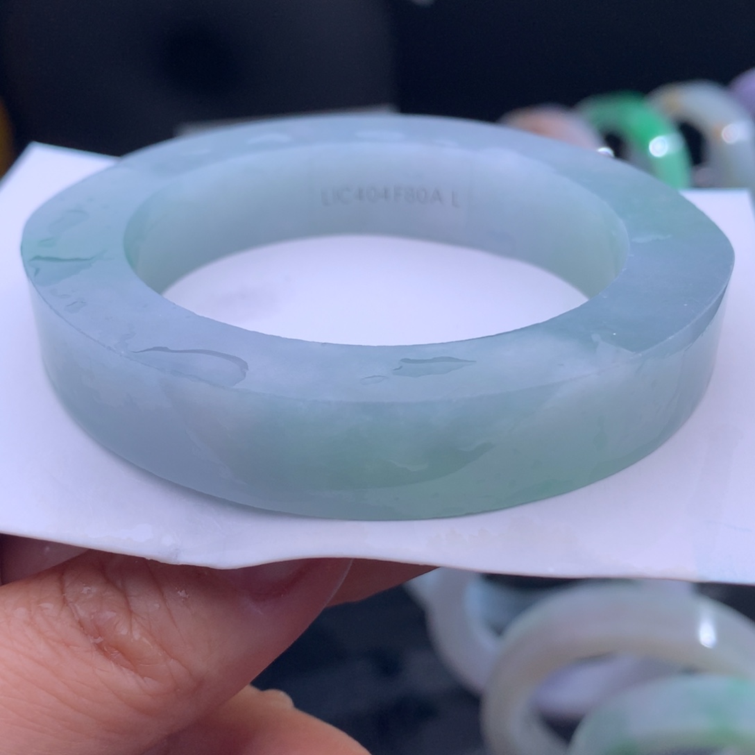 定制翡翠翡翠手镯未镶嵌冰蓝底飘绿54-58贵妃