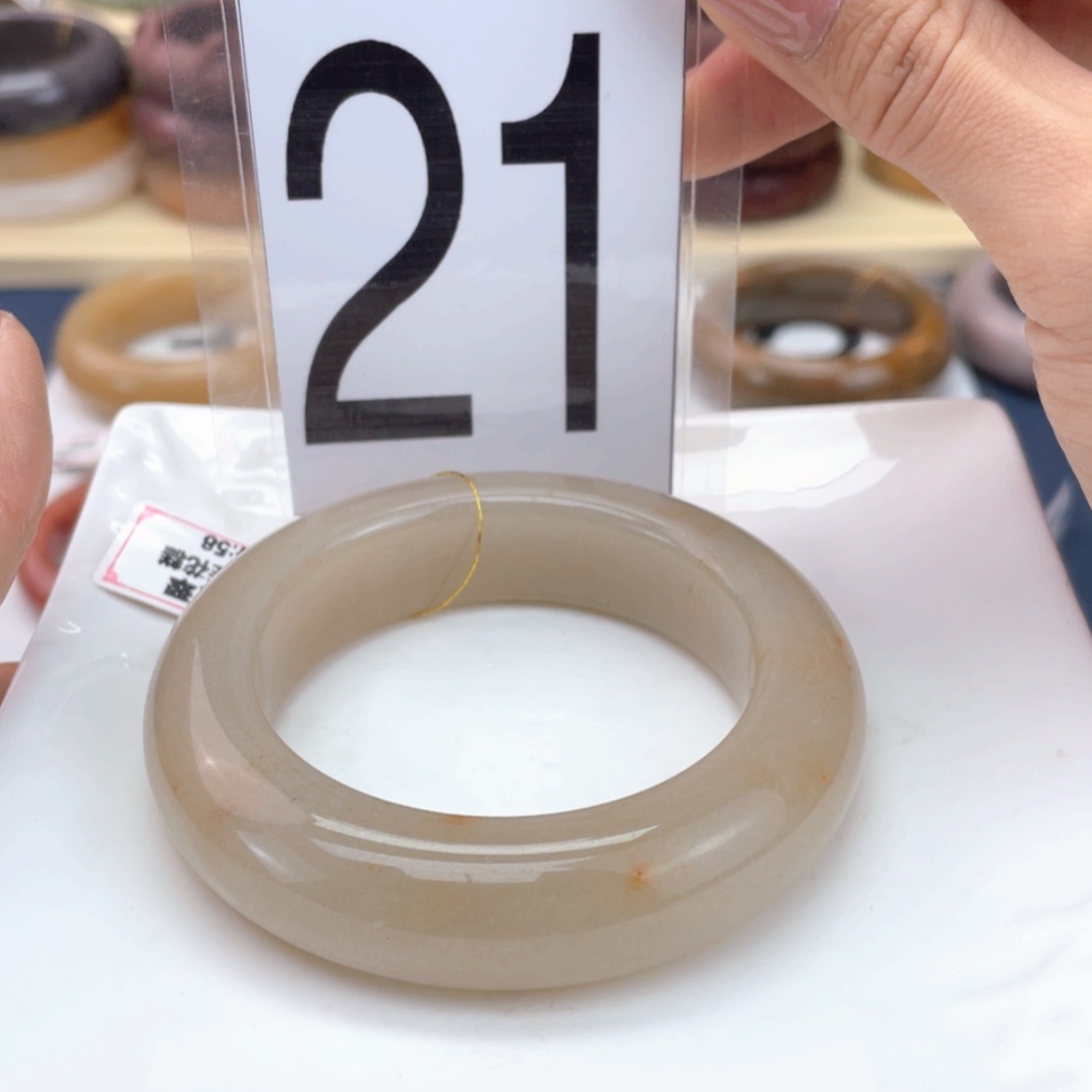 【闪购商品】石英质玉手镯未镶嵌