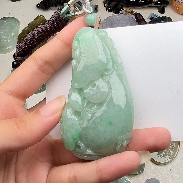 翡翠未镶嵌颈饰挂件