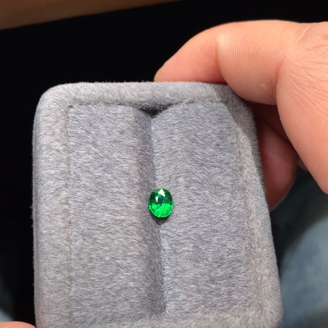 石榴石（芬达石）裸石未镶嵌1.16克拉卡扎尼