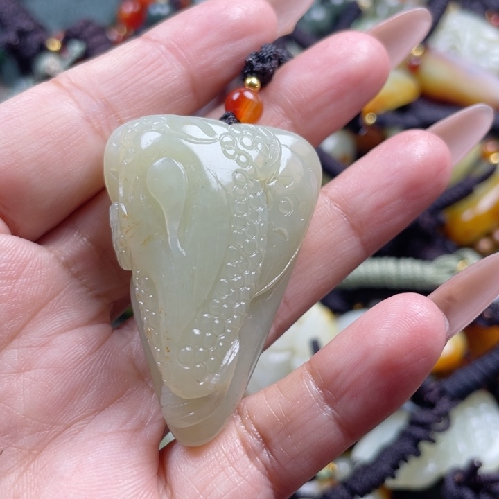 和田玉颈饰未镶嵌