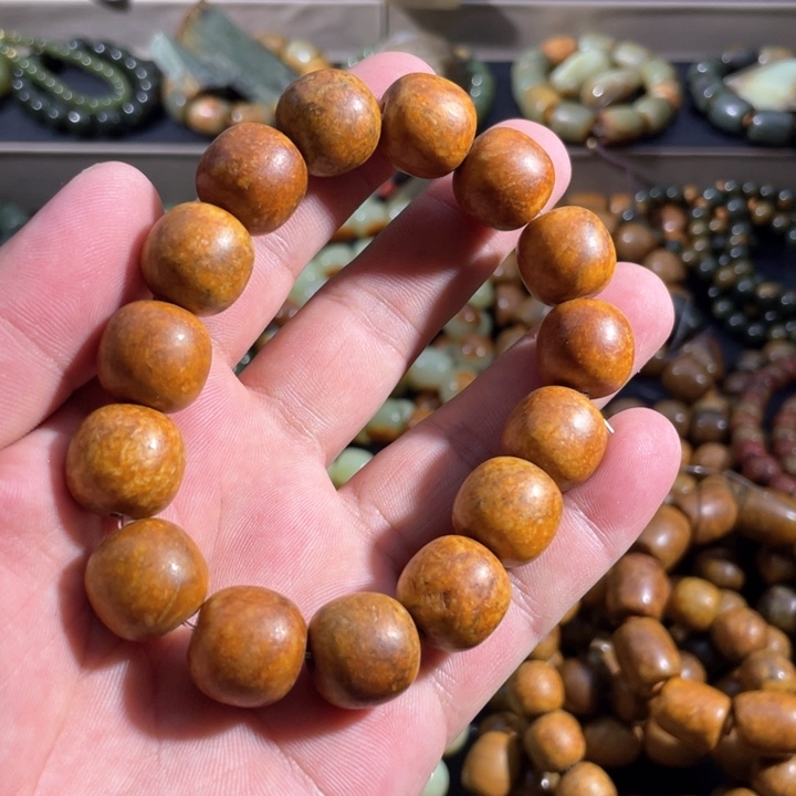 岫岩河磨玉（透闪石质玉）手串未镶嵌天***牛