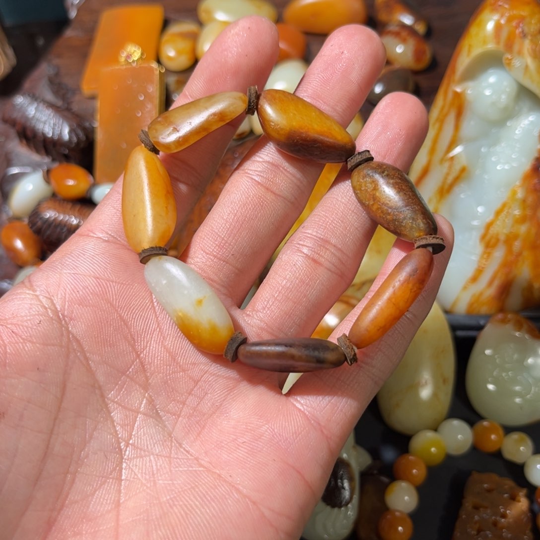 和田玉挂件未镶嵌上**水