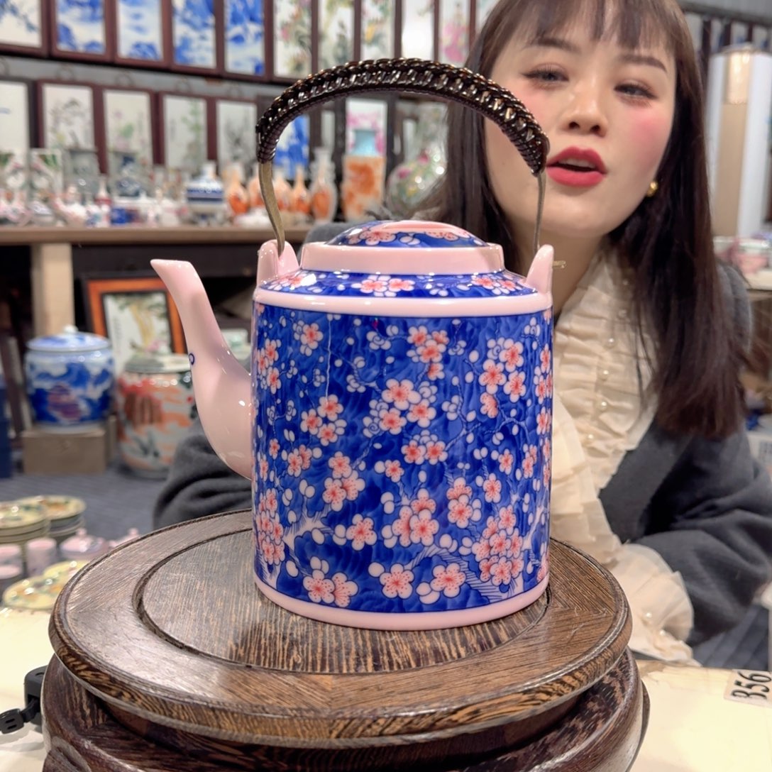 瓷摆件//////景德镇陶瓷瓷器。