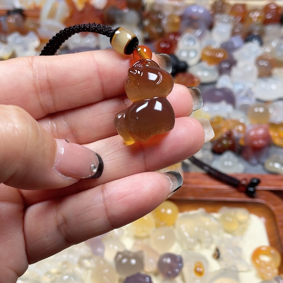 玛瑙/玉髓颈饰未镶嵌仰**空