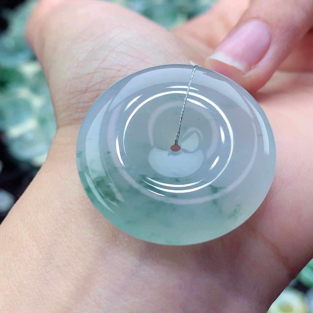 翡翠颈饰未镶嵌编号60。尺寸31.5-6