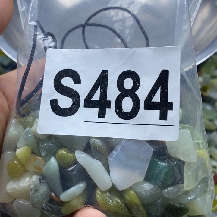 蛇纹石玉未镶嵌鱼缸的