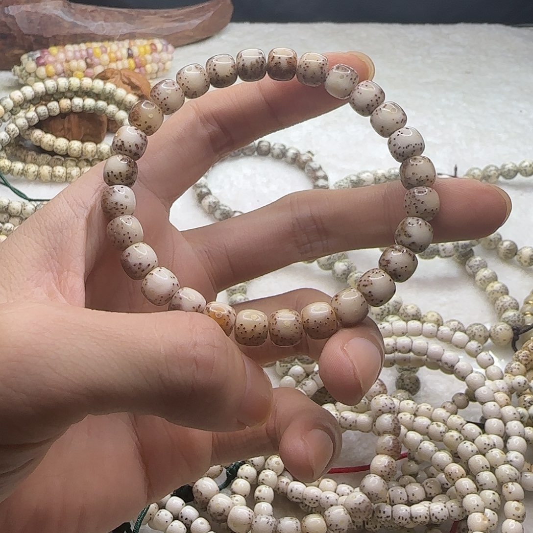 z***6星月菩提吊坠原生态石玉料同枝果单圈