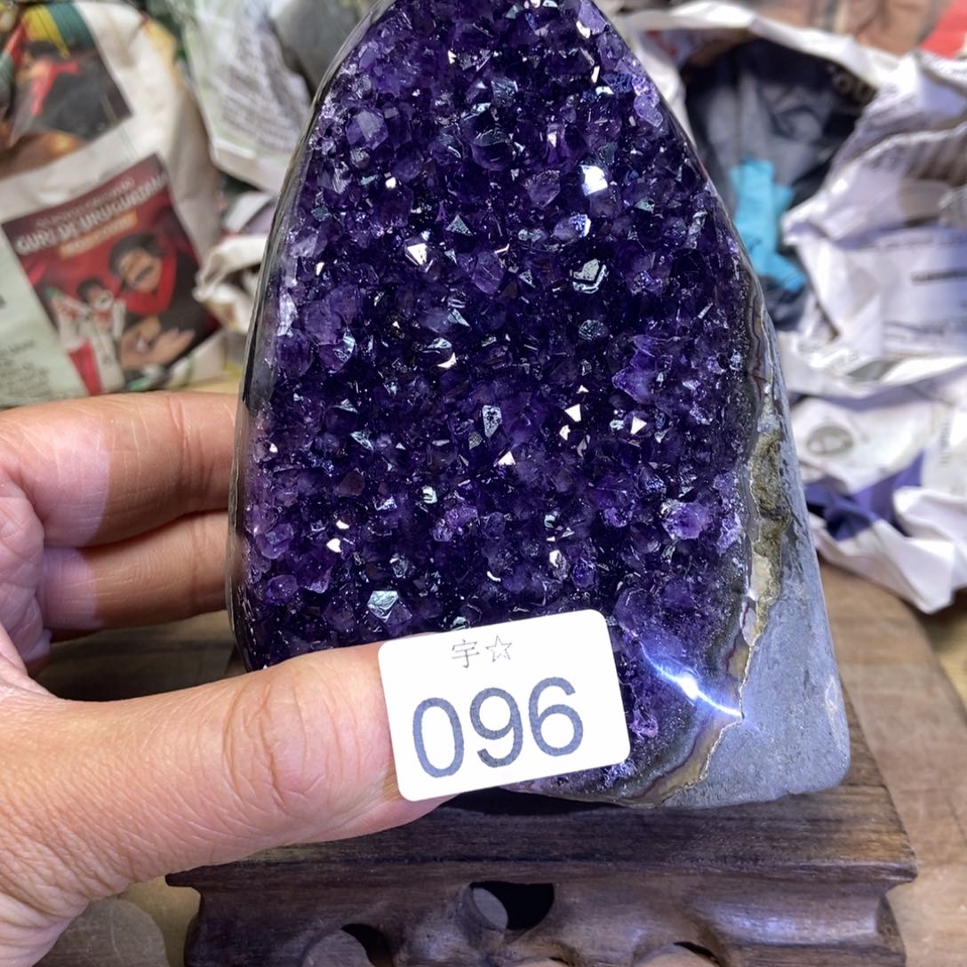 紫晶天然水晶摆件未镶嵌