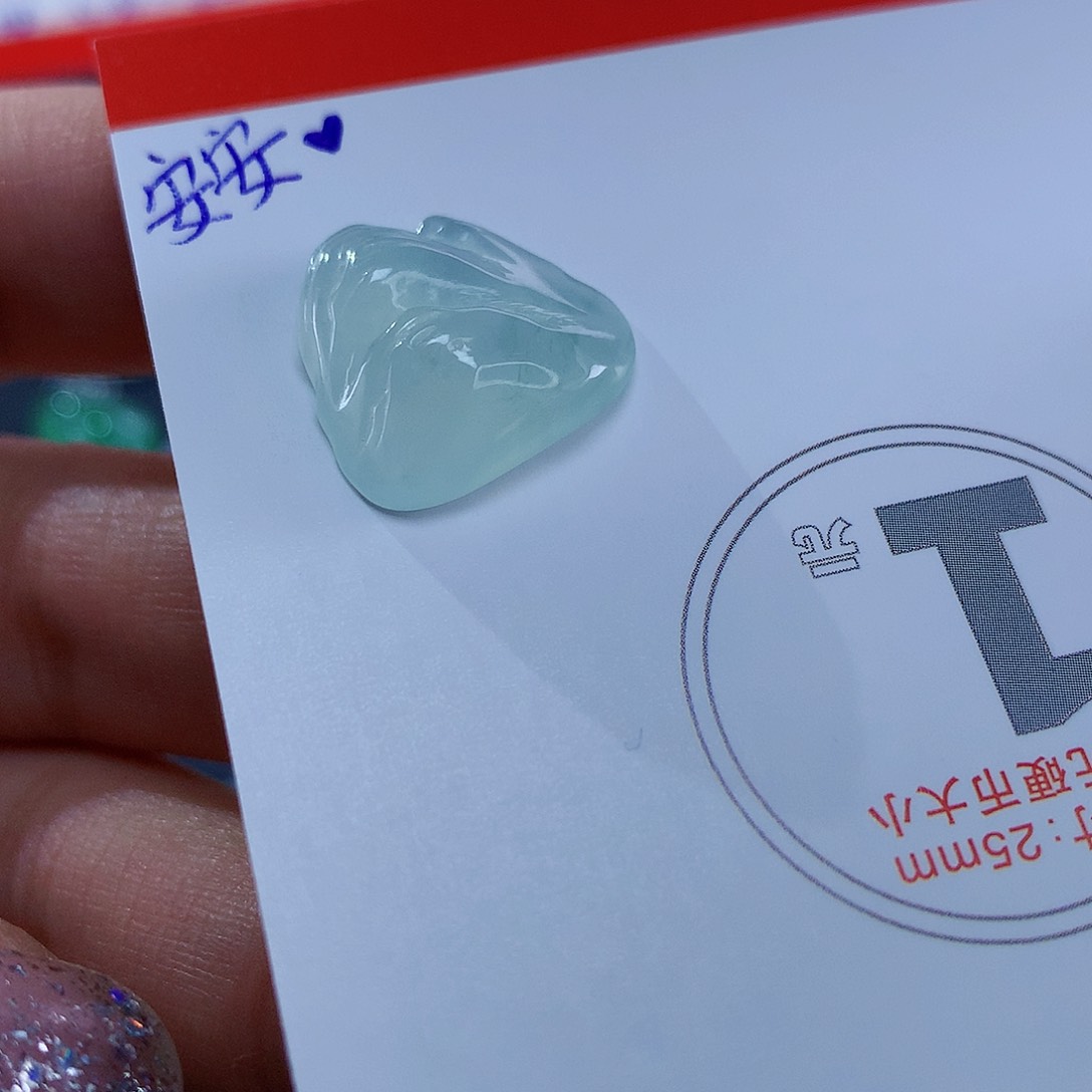 翡翠颈饰未镶嵌天然翡翠高冰金山