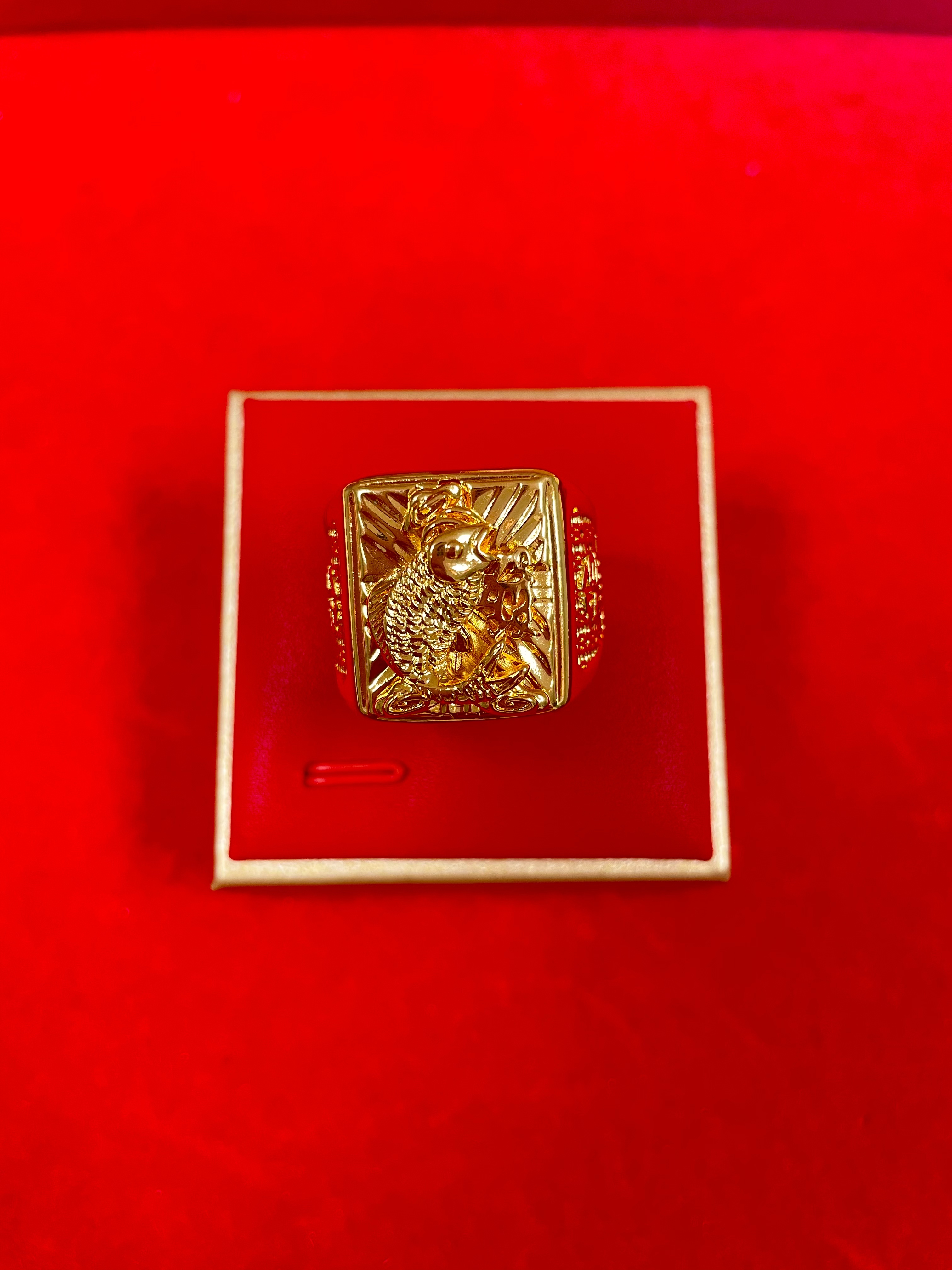 金黄色高端时尚首饰戒指 B0007