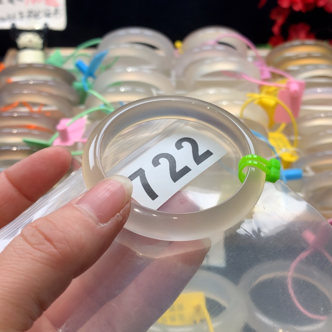 玛瑙/玉髓手镯未镶嵌