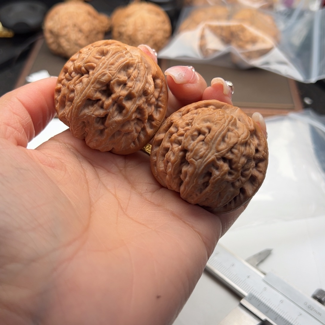 文玩核桃把件红锦鲤46