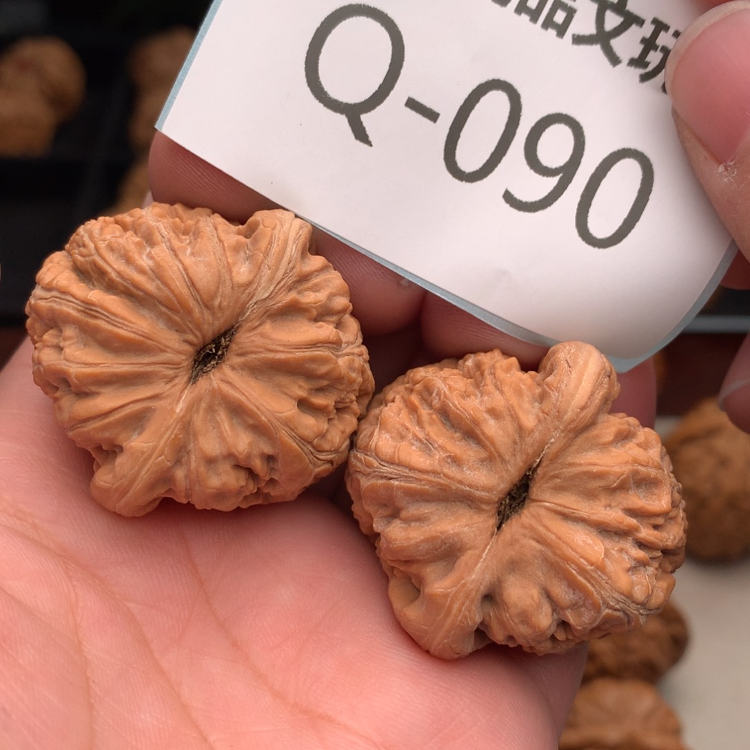 文玩核桃把件38元宝…….