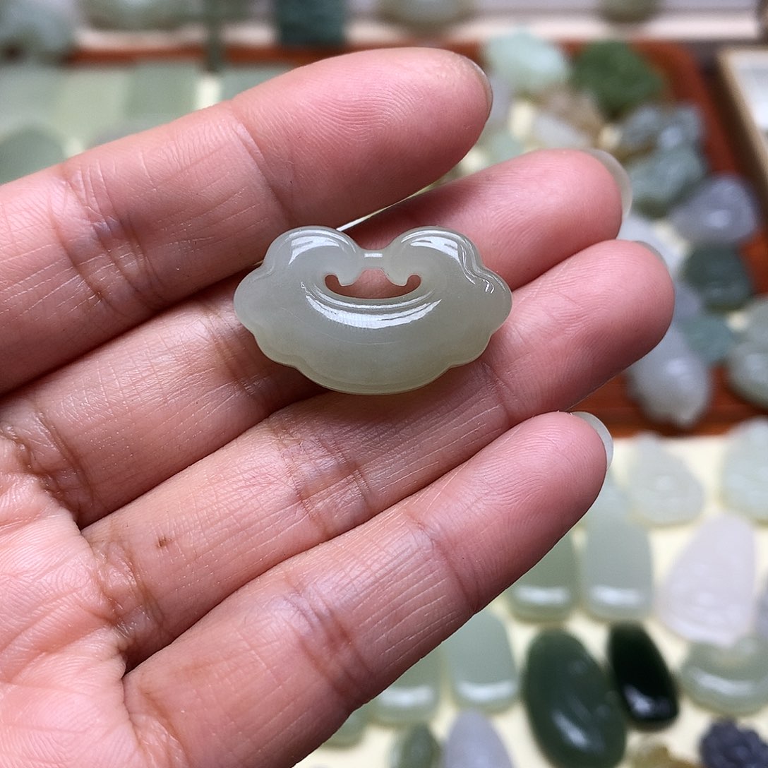 和田玉颈饰未镶嵌