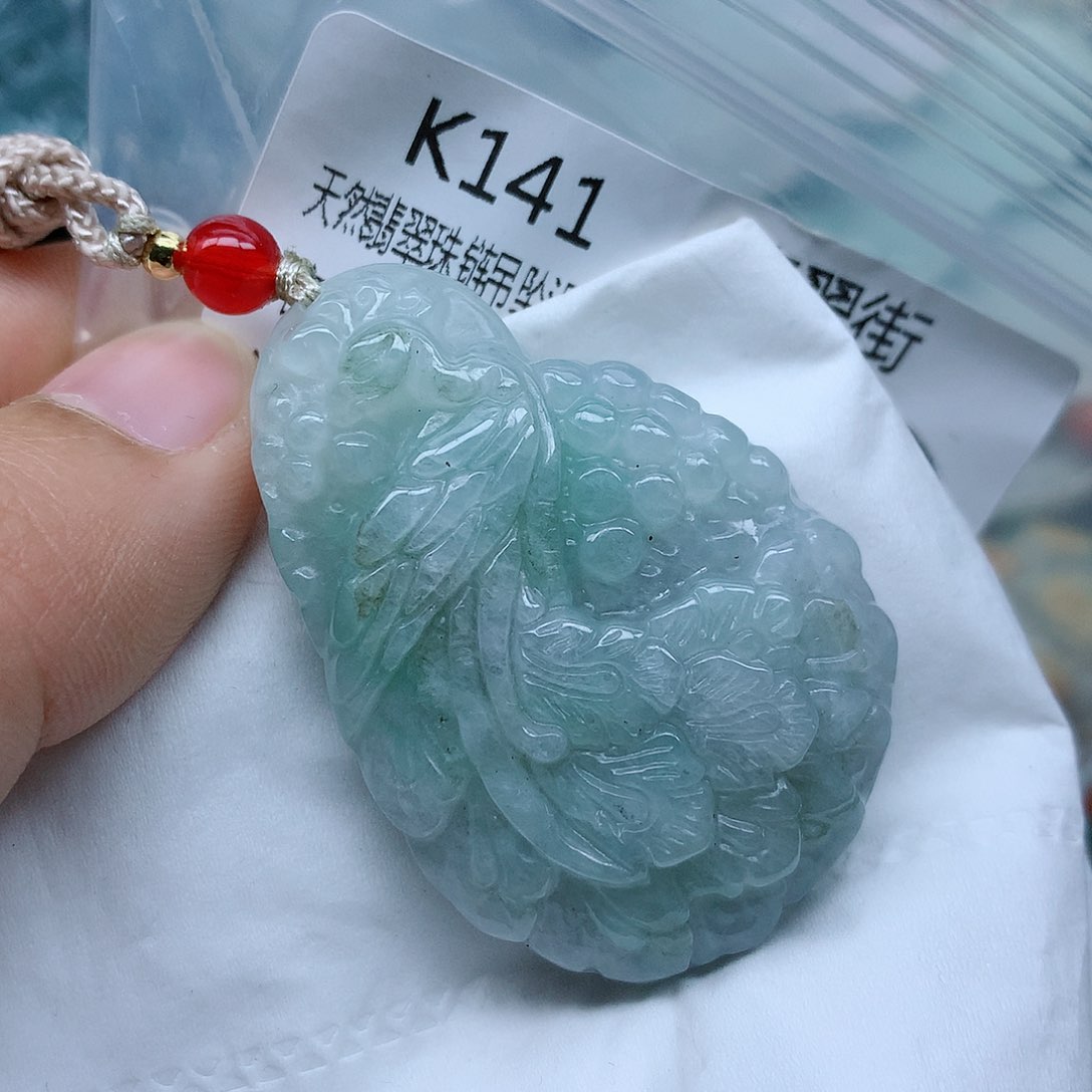 翡翠颈饰未镶嵌牌子