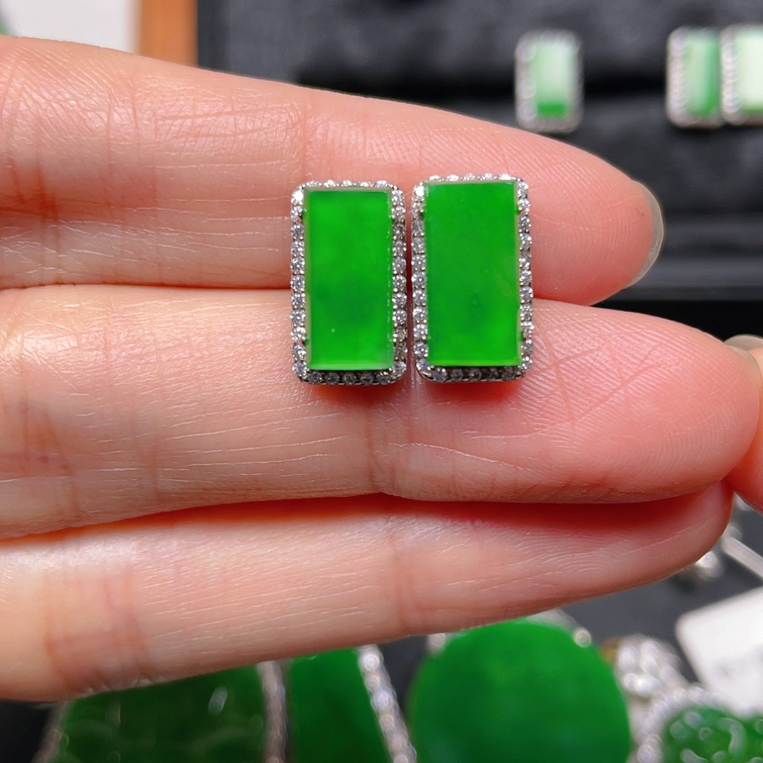 银S925镶嵌翡翠耳饰耳钉