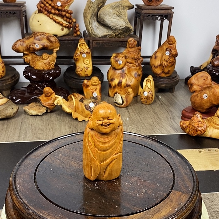 柏木（崖柏）弥勒手把件