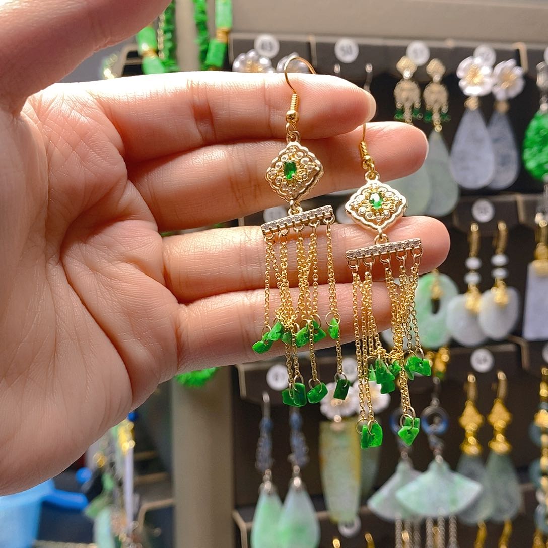 未镶嵌翡翠耳饰翡翠