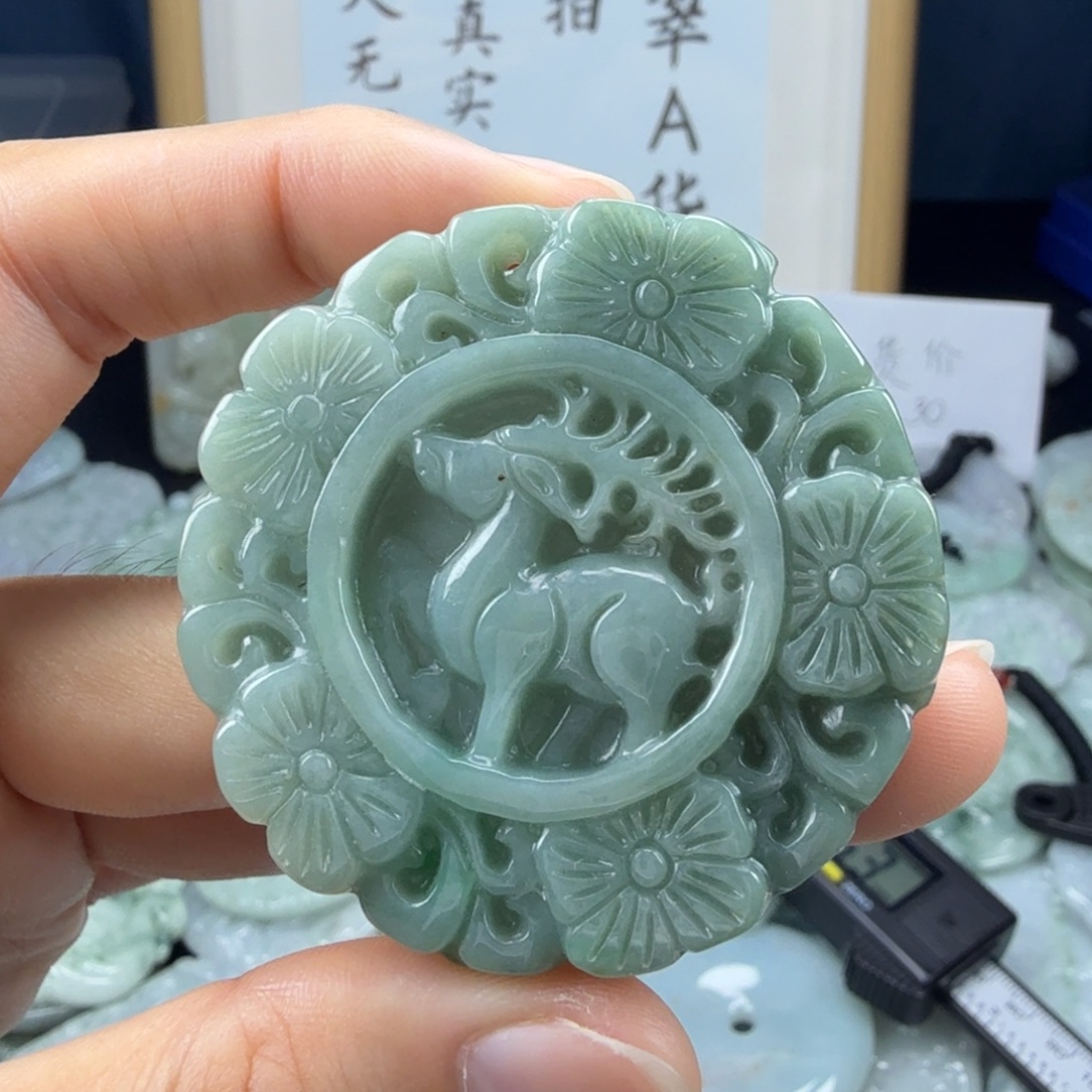 翡翠未镶嵌颈饰翡翠