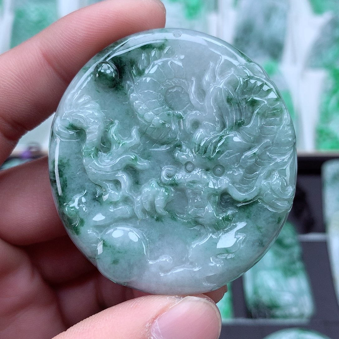 翡翠颈饰未镶嵌翡翠吊坠