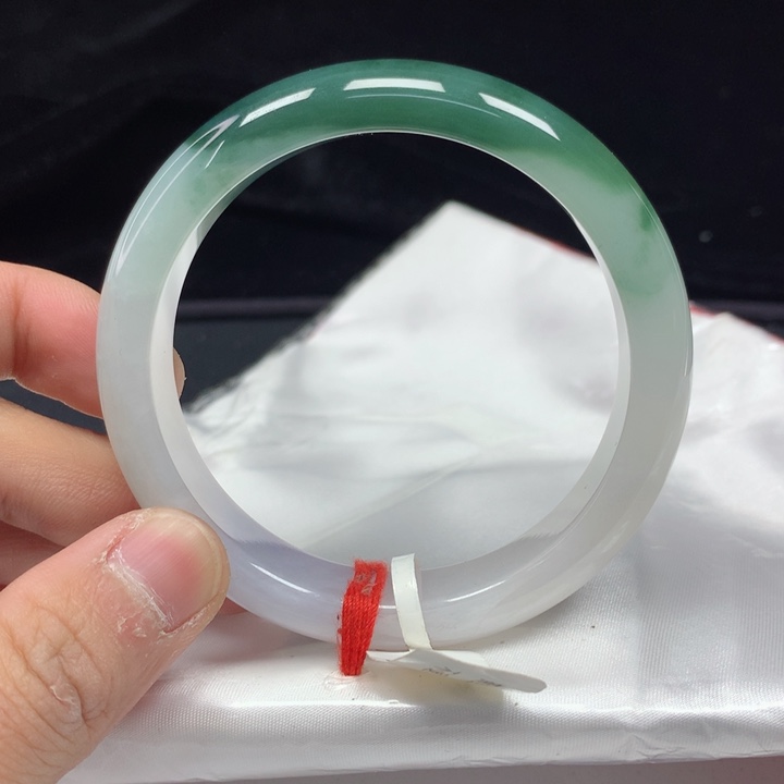 翡翠手镯（圆镯）未镶嵌57.5