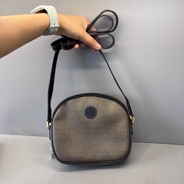95新 FENDI/芬迪 兔兔奢J/芬迪斜挎包/07178