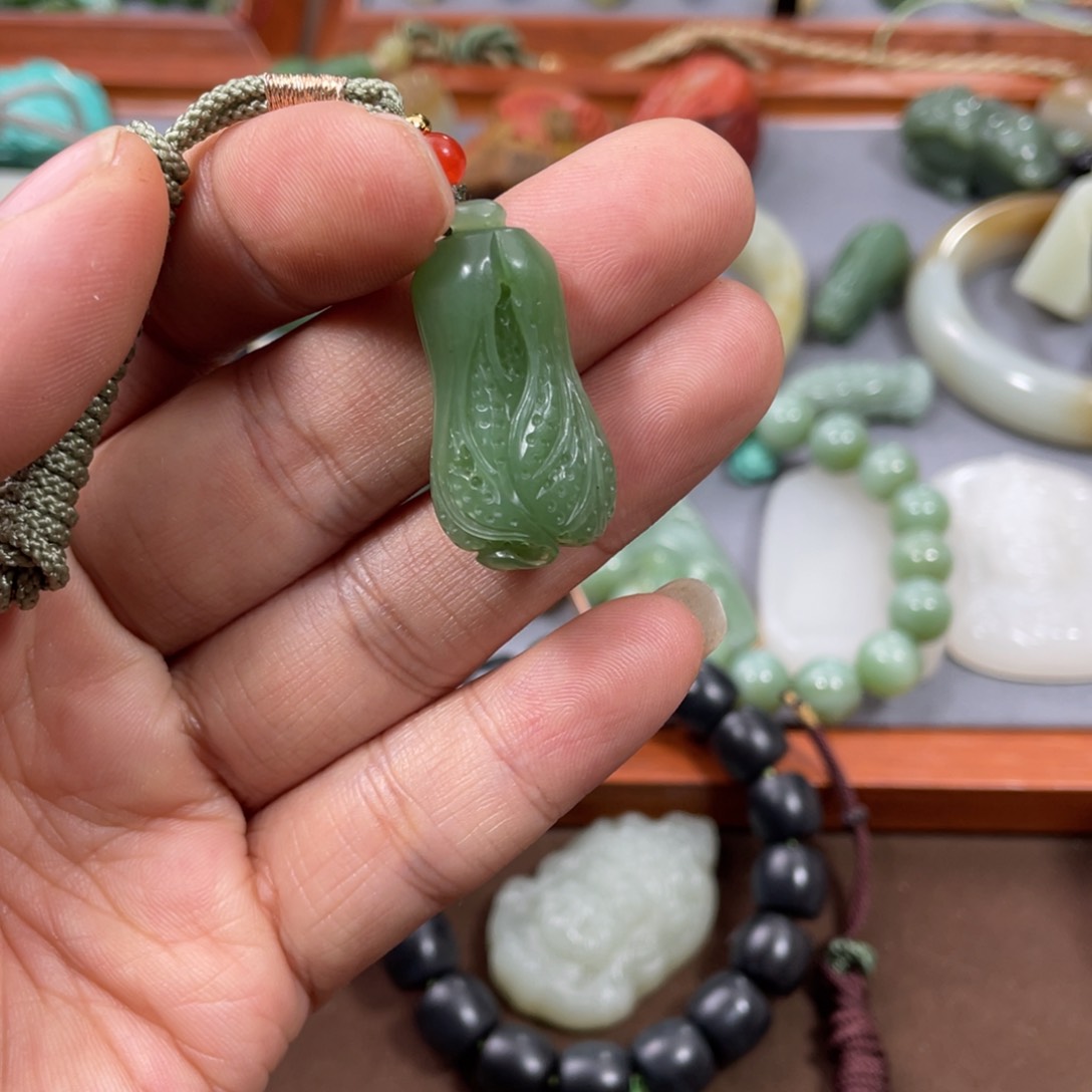 和田玉颈饰未镶嵌