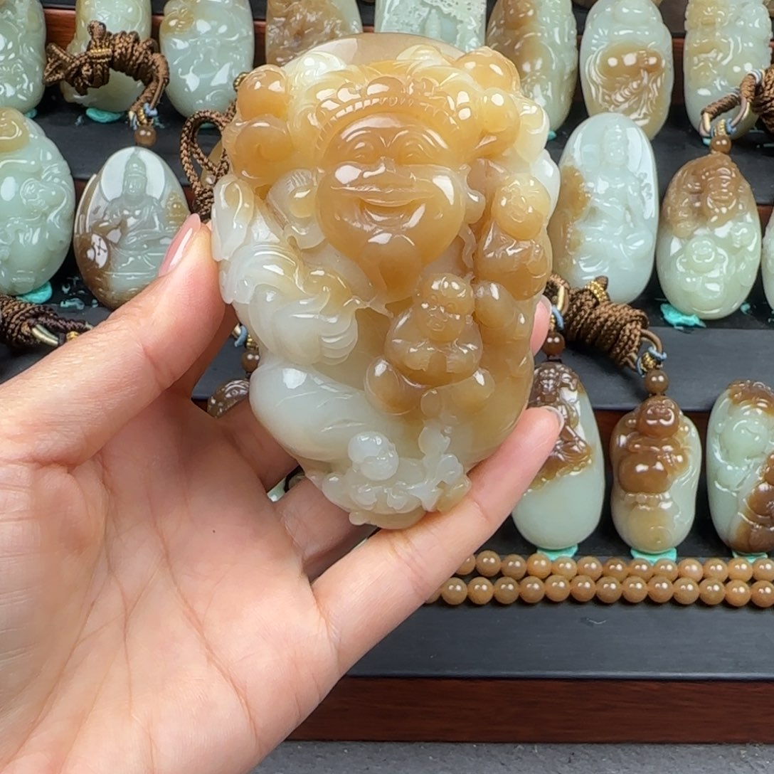 和田玉未镶嵌把件