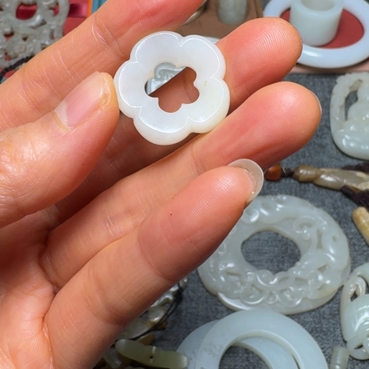 舒***雨和田玉（糖玉）未镶嵌挂件