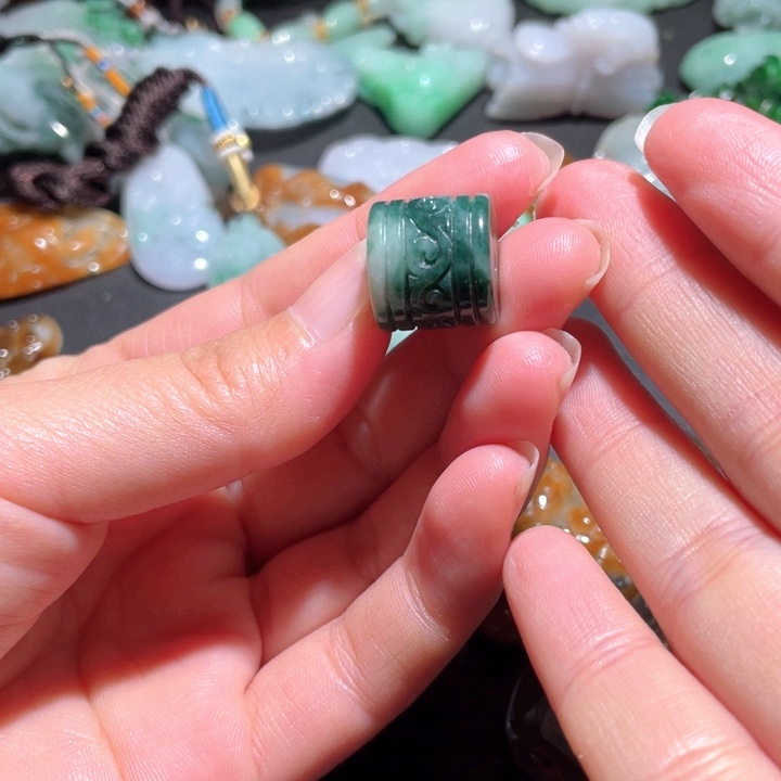 【闪购商品】翡翠颈饰未镶嵌闵***酒天然翡翠