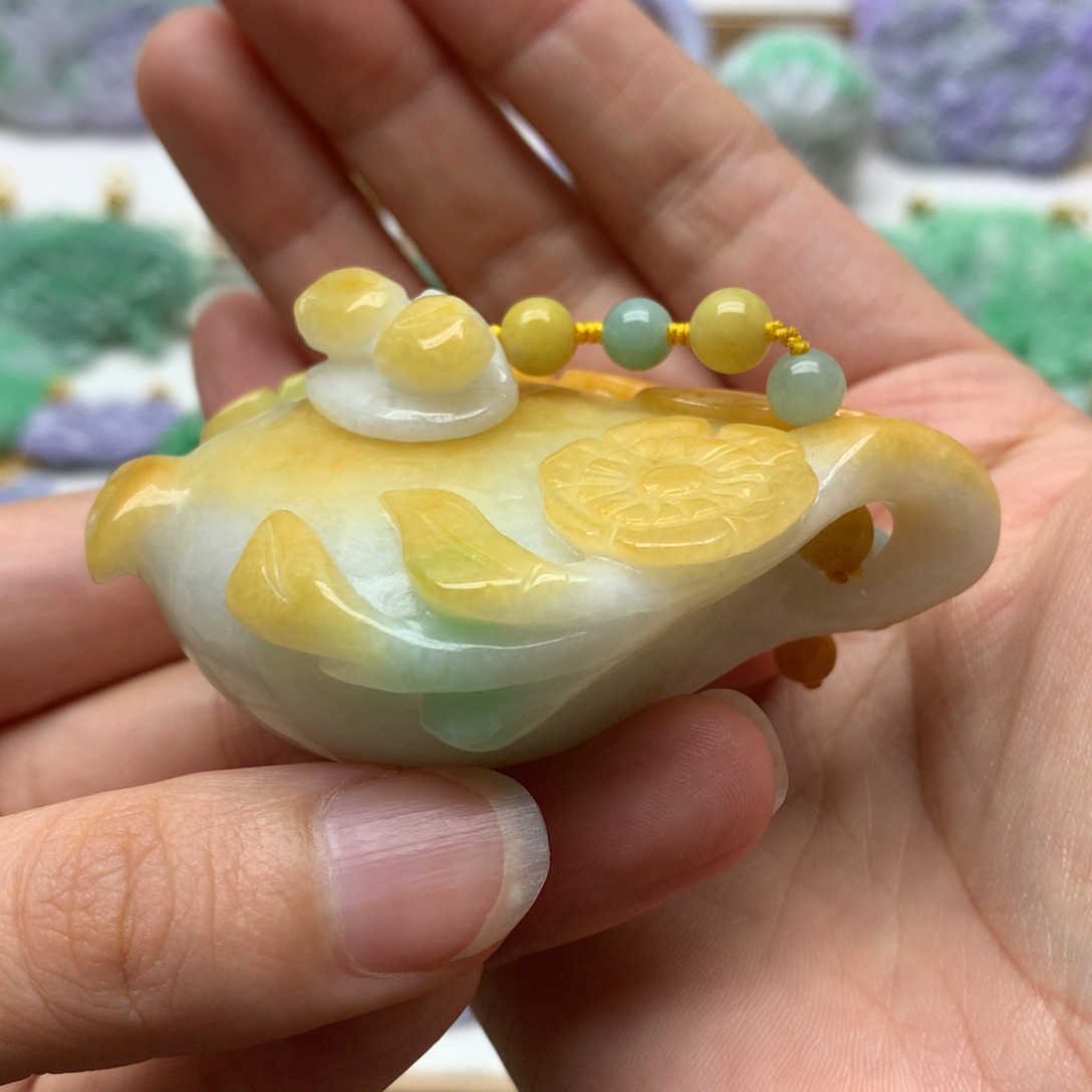 翡翠未镶嵌颈饰翡翠