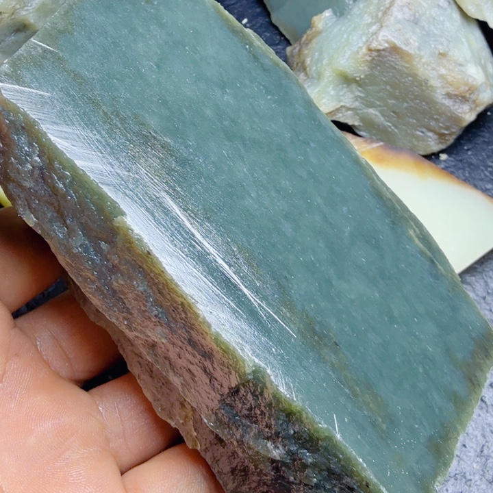 和田玉（糖玉）未镶嵌珠宝奇石