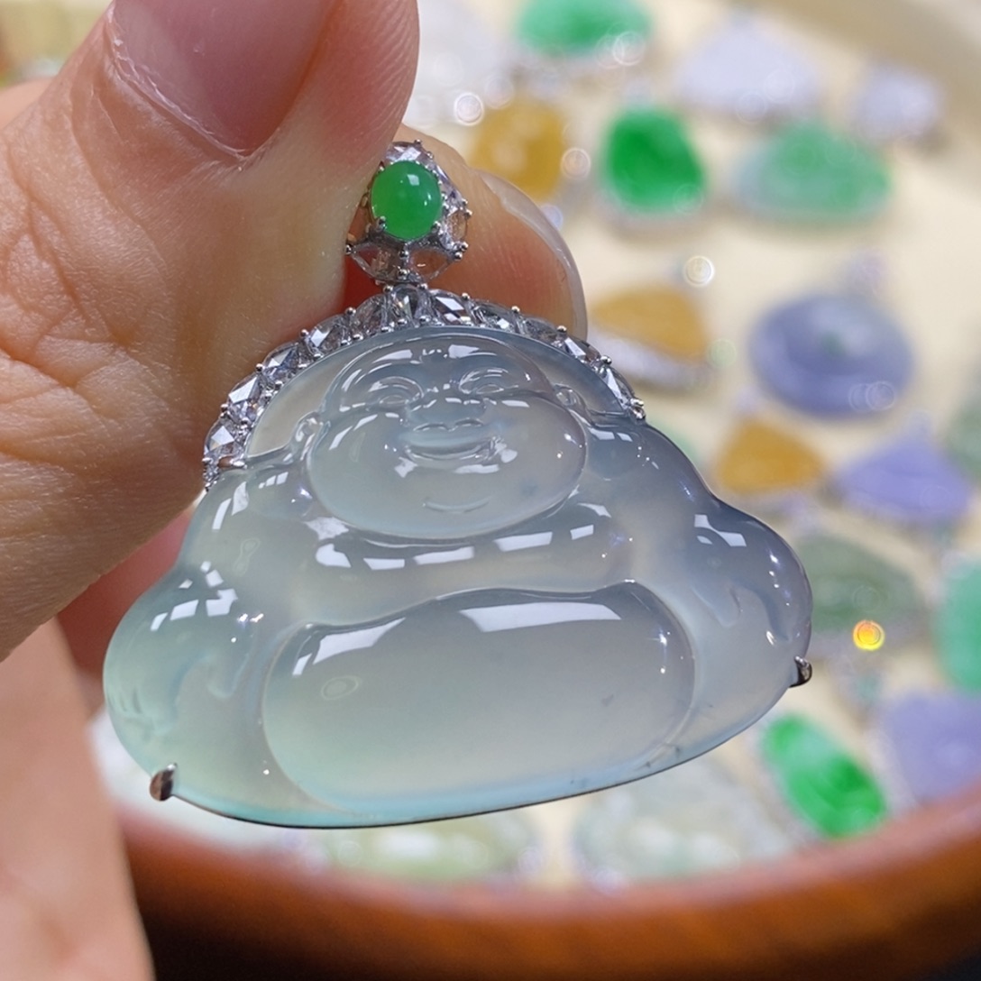 翡翠18K金镶嵌吊坠(赠链)