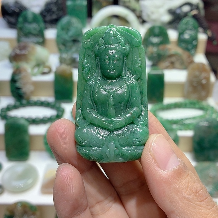 独山玉未镶嵌颈饰观音