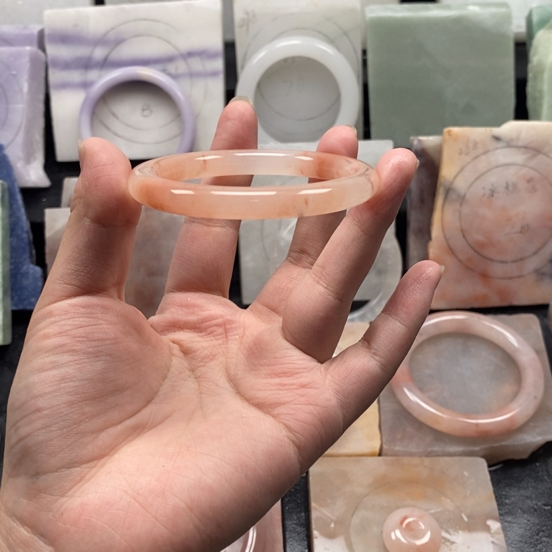 粘***●石英质玉未镶嵌手镯56