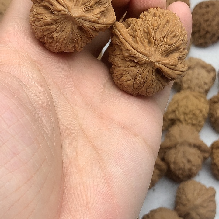 艾***服吊坠文玩核桃南疆石