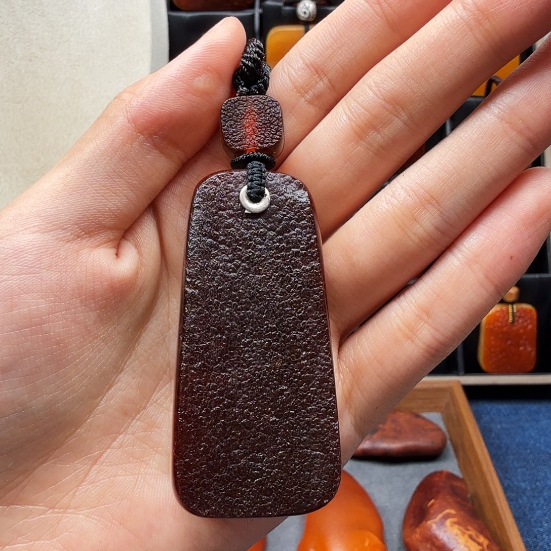 蜜蜡未镶嵌吊坠(赠链)