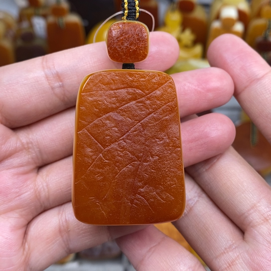 琥珀未镶嵌珠宝奇石