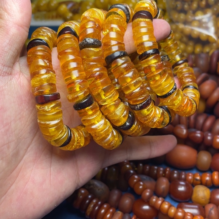 未镶嵌琥珀珠宝奇石