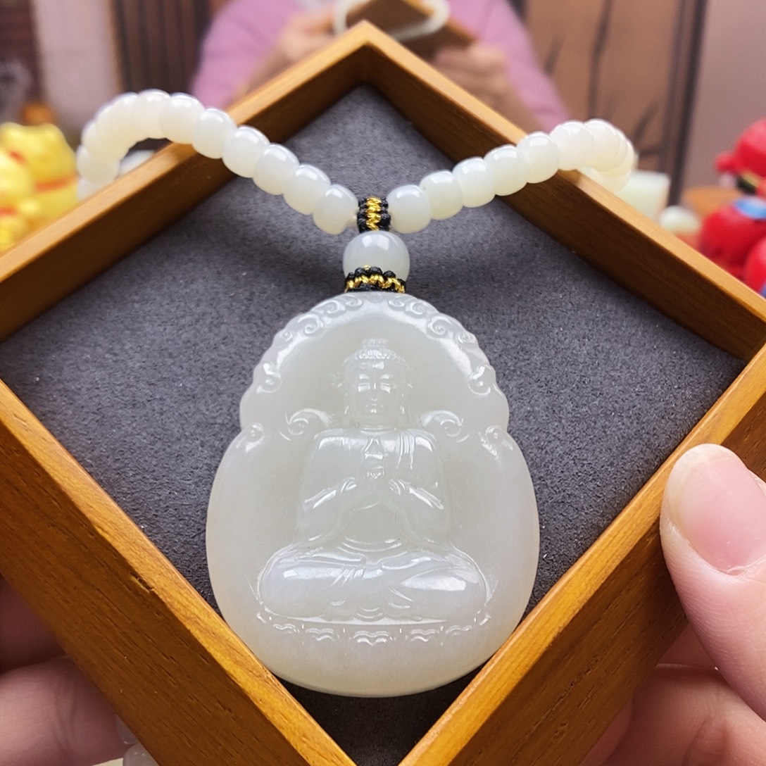 和田玉未镶嵌颈饰