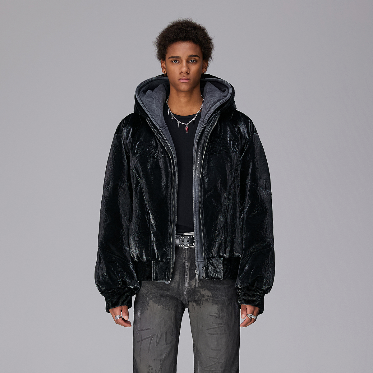 Rocawear轻奢风潮牌绣纹理皮质连帽羽绒服90%白鸭绒防寒羽绒服