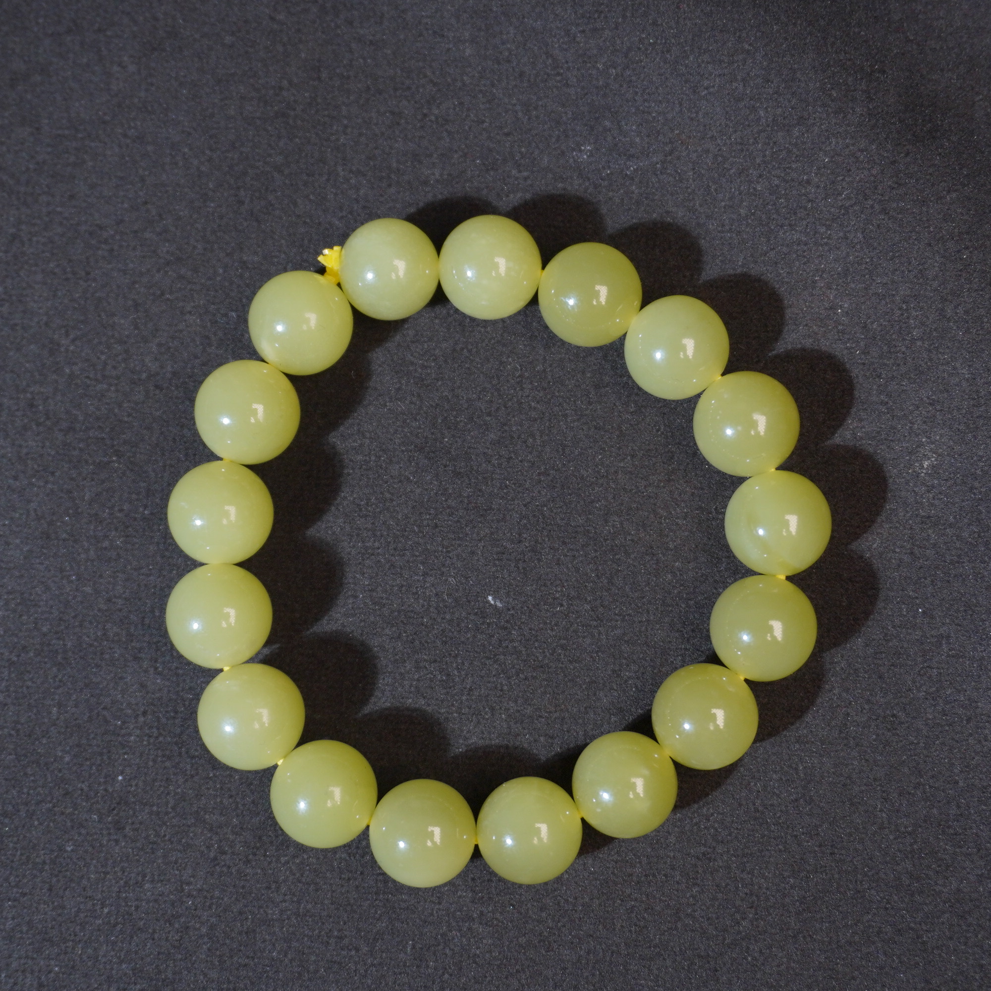 2NU8 清  和田玉手串