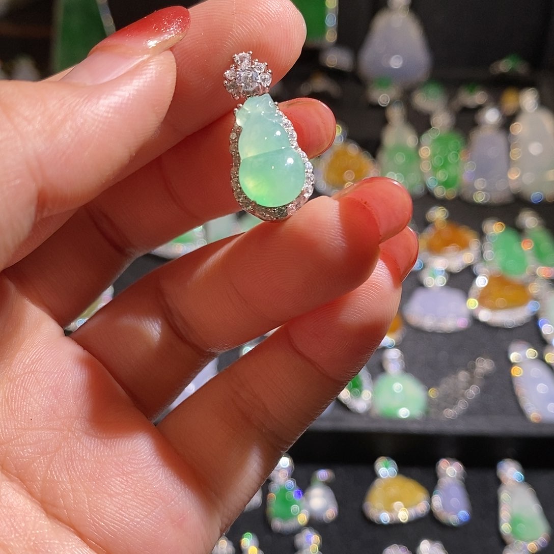 颈饰银S925镶嵌翡翠团**宝天然翡翠